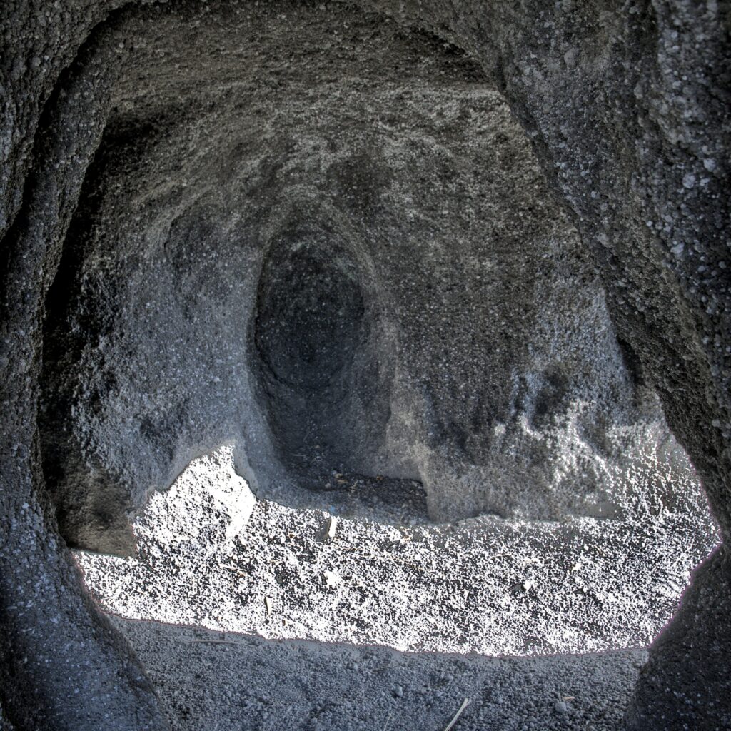 Blick in eine der Sandkaulhöhle